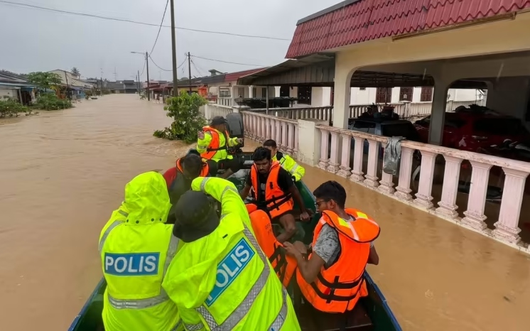 Malaysia sơ tán hàng vạn người do mưa lớn, Thổ Nhĩ Kỳ có nguy cơ động đất 10 độ